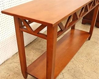 Lot: 511 - Ethan Allen Furniture SOLID Cherry clean sofa
Ethan Allen Furniture SOLID Cherry clean sofa table