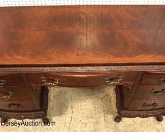 Lot: 518 - VINTAGE Batesville Furniture burl mahogany carved
VINTAGE Batesville Furniture burl mahogany carved knee hole vanity