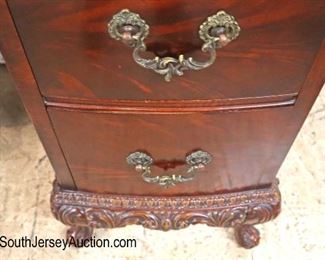 Lot: 518 - VINTAGE Batesville Furniture burl mahogany carved
VINTAGE Batesville Furniture burl mahogany carved knee hole vanity