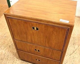Lot: 522 - VINTAGE mid century Drexel Furniture 2 drawer fold
VINTAGE mid century Drexel Furniture 2 drawer fold down door bedside stand