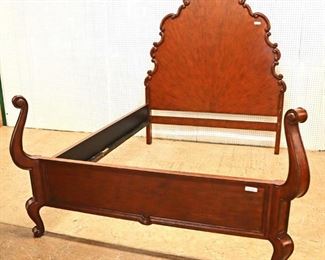 Lot: 525 - QUALITY AWESOME fancy walnut queen size bed with
QUALITY AWESOME fancy walnut queen size bed with rails