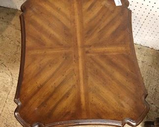 Lot 558
PAIR of Henredon Heritage Furniture burl walnut VINTAGE lamp tables
