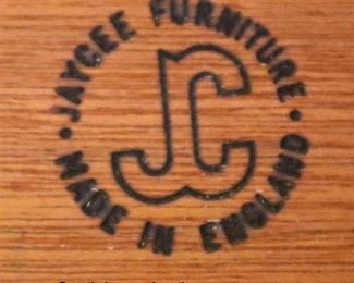 Lot 583
Jay Gee Furniture England yule wood banded 2 door 1 drawer brandy board with key