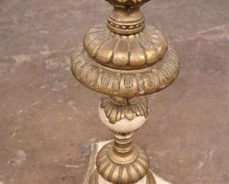 Lot 601
Semi antique marble top bronze and wood paint decorated pedestal - NICE
