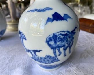Chinese blue & white vase 6 3/4"h                               125.00