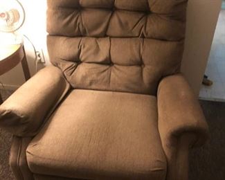 RECLINER CHAIR