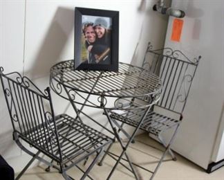 Bistro Table with 2 Chairs