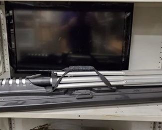 Portable Projector Screen, 32in LG TV