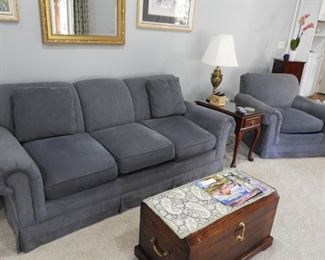 Thomasville sofa w/ 2 arm chairs
