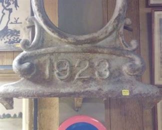 Cast iron steam gauge housing.
Peter Max GE clock