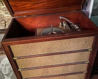 Mid Century RCA Victor High Fidelity Record Player