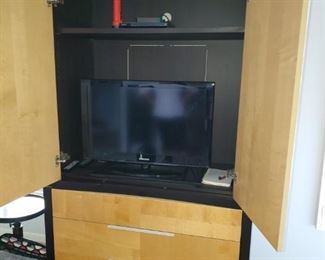 Buy it now- $200
MASTER BED ROOM- Dania
Armoire W/2 doors and 3 drawers 47” x25’ x 77”
Maple @ Venge w/metal legs
&nbsp;
PLEASE CALL OR TEXT TO PURCHASE AND PICKUP YOUR ITEMS.  847-903-3074 