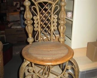 ANTIQUE CHAIR