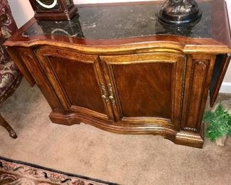 350.00 - has drop leaves