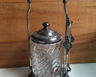 Victorian Pickle Castor