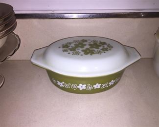 Covered Pyrex - 1 ½ qt