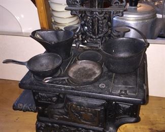 Sargent Miniature Cast Iron Stove with Cookware