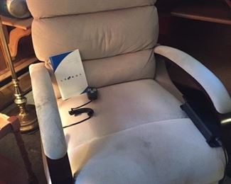 Lazy Boy Electric Recliner/Lift Chair