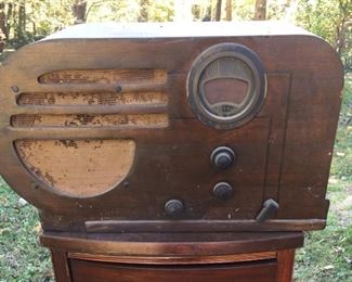 Old Tube Radio