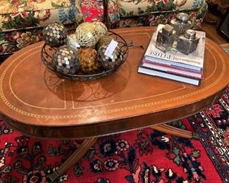 Oval coffee table