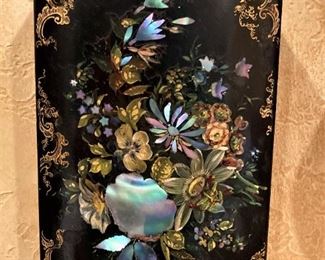 Lacquered box with mother-of-pearl