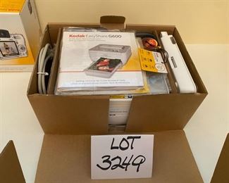 Lot 3249.  $30.00 Kodak Easy Share Printer Dock and Digital Camera. G600+Z710