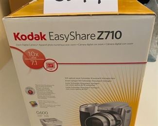 Lot 3249.  $30.00 Kodak Easy Share Printer Dock and Digital Camera. G600+Z710
