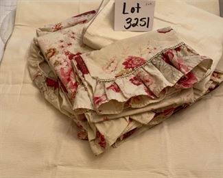 Lot 3251A. $24.00 4 Pillow Shams: 2 std shams ribbed Matelasse, 1 std sham Matelasse and 1 euro sham Matelasse.  All are neutral cream, ivory white shades.		