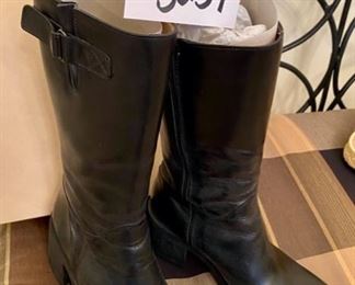 Lot 3257C.$125.00 J. Crew Boots, size 7M touring boot.  Original Box