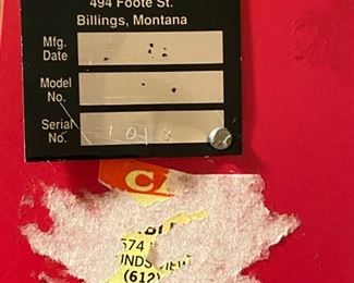 Lot 3273. 	$250.00  American Classics Draw Poker Slot Machine by SMK Corp 1991 that is Casino quality.   This slot machine comes with keys and a dollar bill changer.  The machine does turn on, lights up and appears to operate but the CRT Screen does not work and repairable.