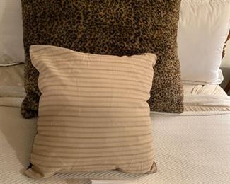 Lot 3279.  $165.00   Bedding Only!   This is a lot similar to lot #3243. Queen bedding from the Khaki Collection by Calvin Klein.  Included are a reversible brown stripe/ brown faux velvet comforter, Ralph Lauren 100% cotton blanket, brown geometric bedskirt by Springs, there is a fitted and flat sheet but no pillowcases and 4 decorative pillows.