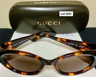 Lot 3331 $125.00  Gucci Ladies Tortoise Shell Sun Glasses GG2432/S with Gucci Case. Made in Italy.