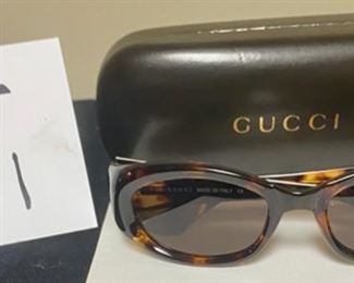 Lot 3331 $125.00  Gucci Ladies Tortoise Shell Sun Glasses GG2432/S with Gucci Case. Made in Italy.