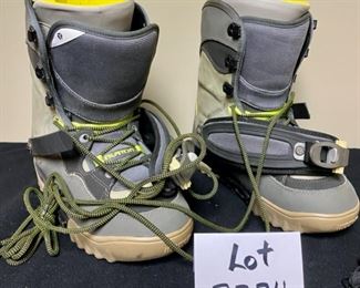 Lot 3334 $25.00 One pair of Men's Burton Freestyle SI	 Snowboard Boots, Size 10 