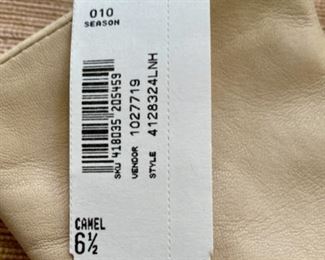 Jewelry & Misc. Lot 10 - $24.00. Brand New, Buttery Leather, Cream Colored gloves, mid-arm length, Nordstrom brand, size 6-1/2. and Nordstrom Price Tag of $58.00 Gift Sticker attached.  100% cashmere lining, .Pamper yourself this winter after this horrendous year, you deserve something warm, soft and fashionable!