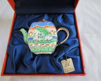 Charlotte di Vita Collectible Teapot