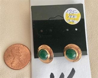 $175.00    Beautiful 18k yellow gold/jade pierced earrings.