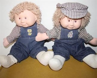 $30pr. Two vintage Cabbage Patch dolls.