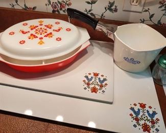 02 Pyrex and Corningware Friendship Pattern