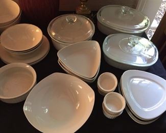 Extensive set of dinnerware.