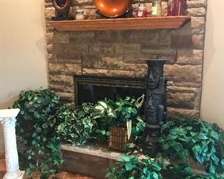 Fake plants and decor 