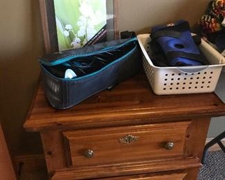 Maple end table nightstand 