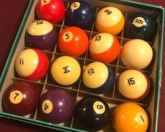 Pool balls 