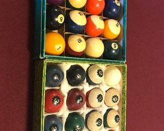 Pool balls 