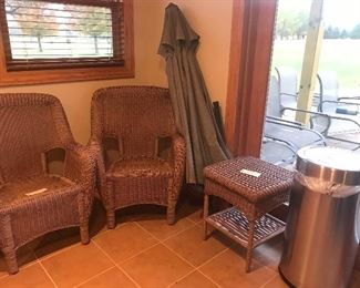 Wicker outdoor umbrella trash can 