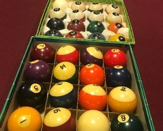 Pool balls 