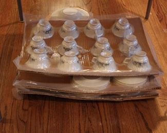 Lenox NEW set “Rutledge” service for 12 with serving pieces