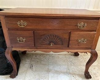 LR108 Entry Way Table