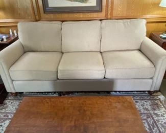 FR113 Couch