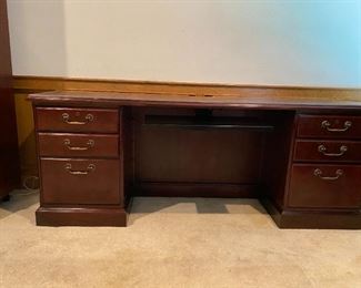 GR139   High End Office Credenza Desk - Bottom Section